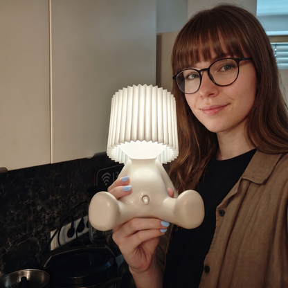 Lampen-Larry (Sitzend)