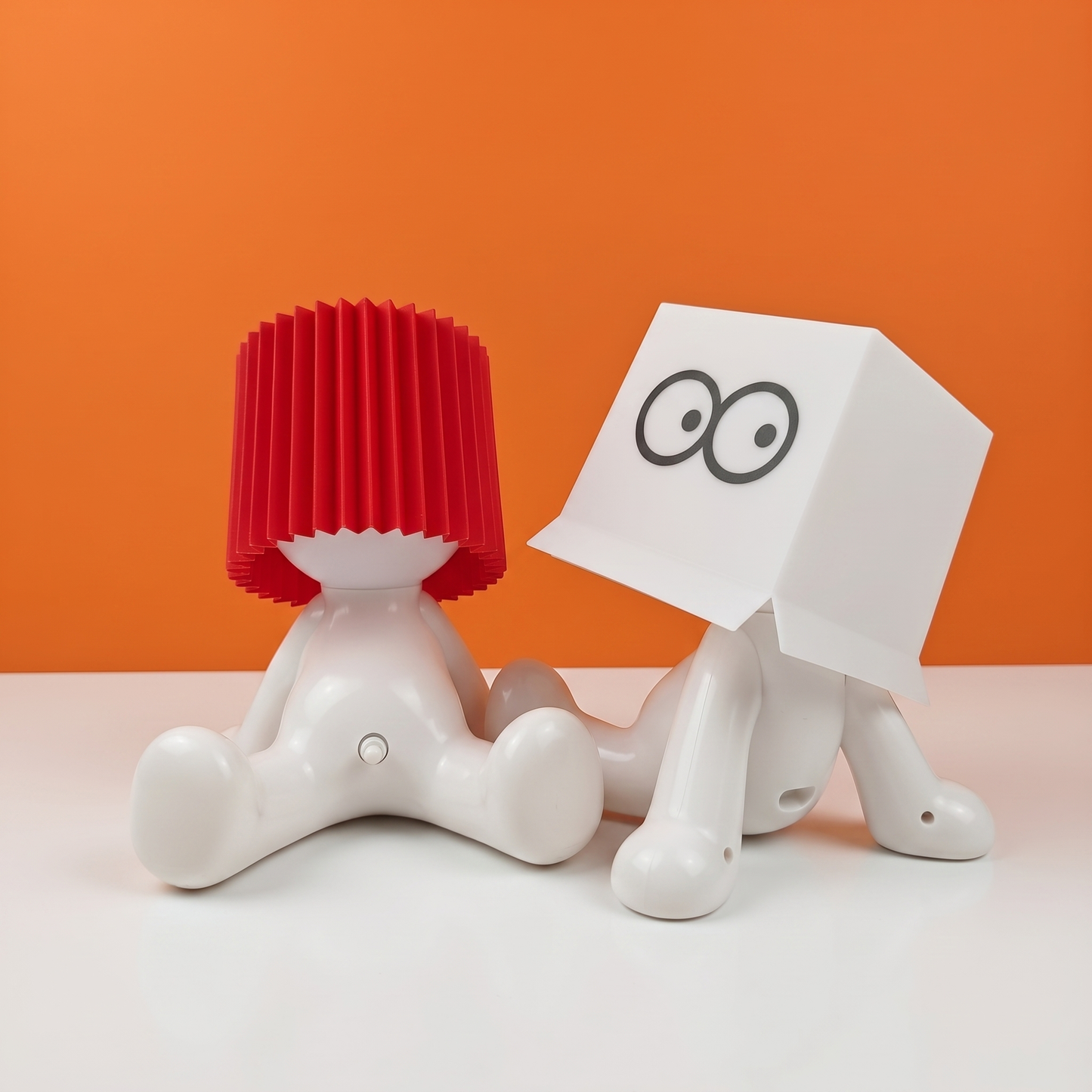 Lampen-Larry (Sitzend)